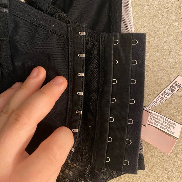 Victoria's Secret Black Lace Bra with Pink Accent - Picture 8 of 9